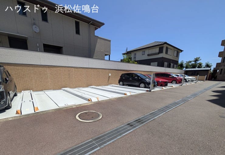 敷地内機械式駐車場3段