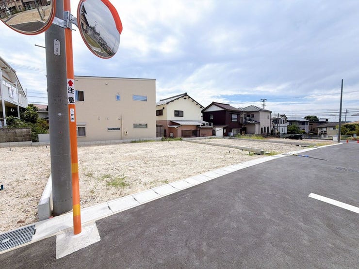 【見学予約】
当物件と同様の物件の見学も可能です!
実際の間取りや雰囲気を体感しながら住まいをイメージできます!気になる方はぜひお気軽にお問い合わせください♪
TEL:0120-729-710