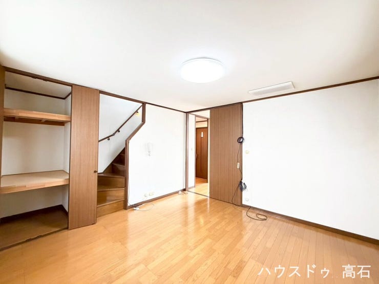 2階8畳洋室
家具配置が自由自在で、家族みんなでゆったり寛げます。