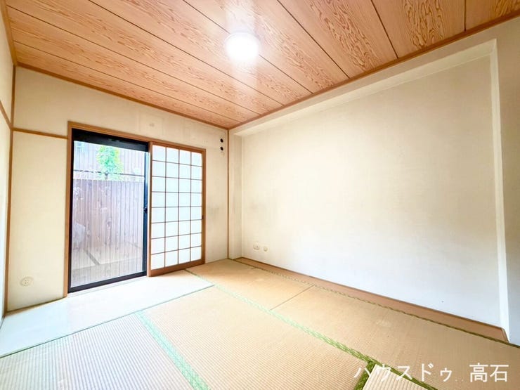 い草の香りに包まれてほっと一息つけるゴロ寝スペース。心安らぐ癒やしの部屋です。
