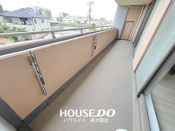 ■南西向きバルコニーで陽当たり良好です♪
■洗濯物を干すスペースもしっかりと確保されています◎