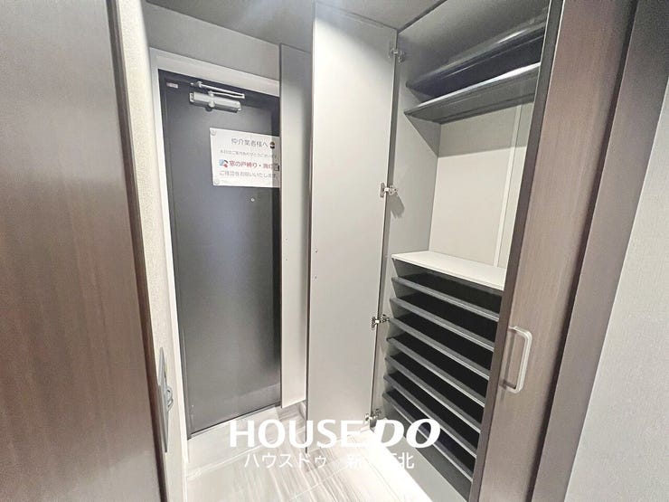 ■いつの間にか増えてしまうご家族の靴もたっぷり収納していただけるシューズボックス!
■段の高さ調節ができるのでヒールや高さのある靴も収納可能です!