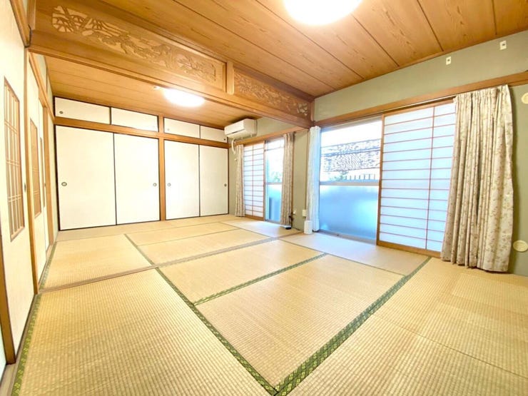 和室2間♪吐き出し窓が二カ所あり明るいです♪