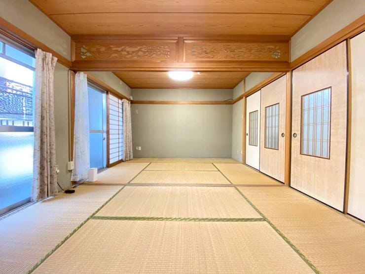 2間続きの和室はつなげると12帖の空間に♪