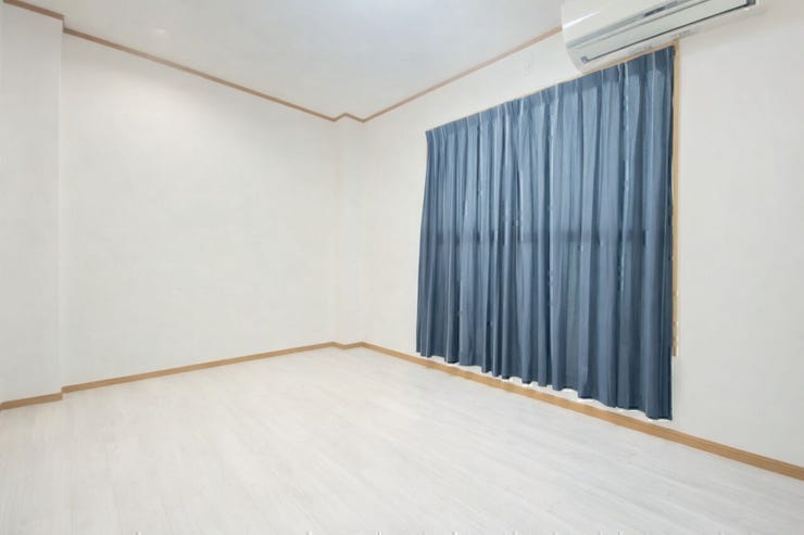 シンプルな間取りで家具配置がしやすい洋室♪
※AIによる家具消し修正を行っています。