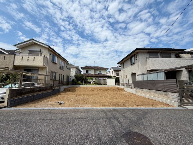 【外観】
随時ご案内可能です♪
当物件はもちろんですが、他に気になる物件のご案内、資金計画、物件詳細、住宅ローン等何でもお気軽にお問い合わせください!!