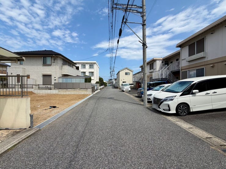 スーパーやコンビニ、ドラッグストア、郵便局が徒歩圏内にそろう利便性の高い立地です♪
