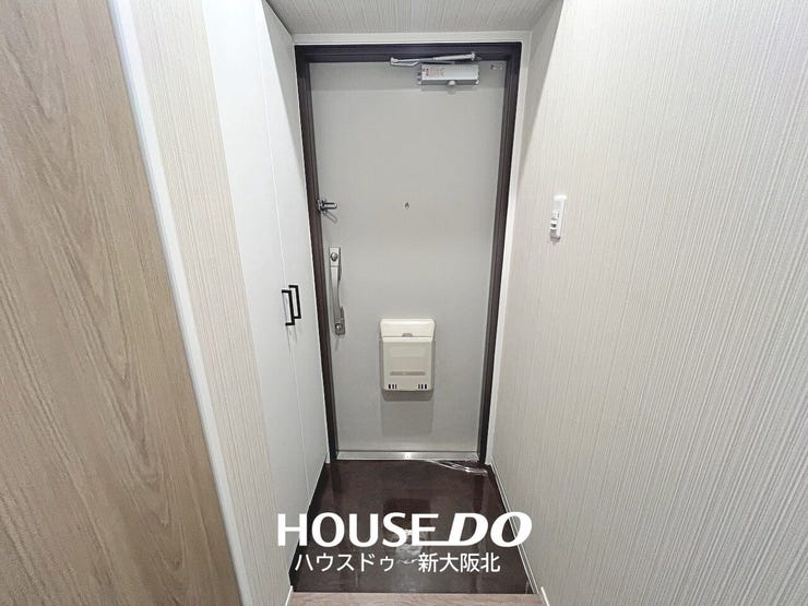 ■玄関には、軽く押したり引いたりするだけで開閉できるプッシュプル式のドアハンドルを採用!荷物を持っているときでも操作しやすく、毎日の出入りをスムーズにサポートします♪