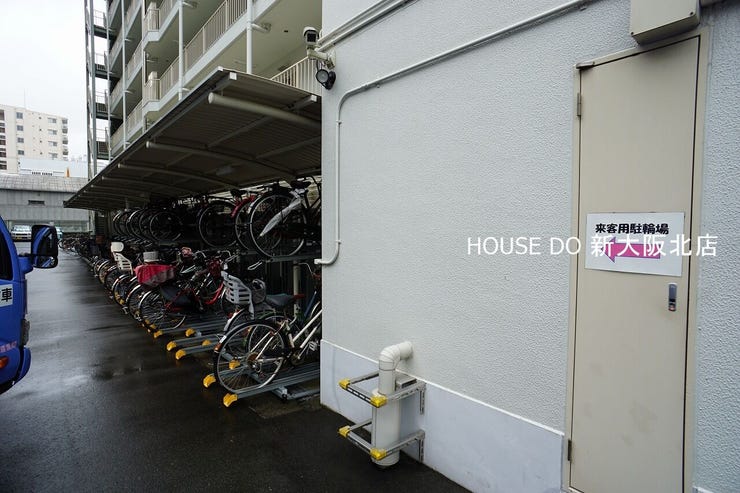 ■スペースを有効活用した2段式の屋根付き駐輪場!大切な自転車を雨風から守れます♪