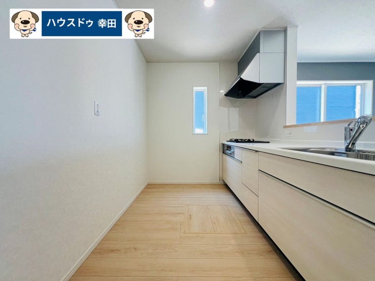 機能性が高いシステムキッチン
床下収納付きです