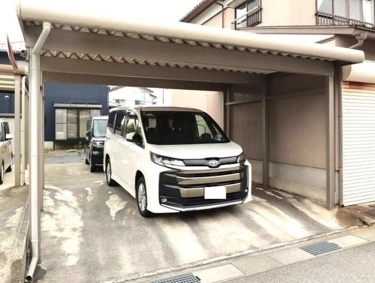 カーポートは2台分!大切なお車を守ります(^^♪