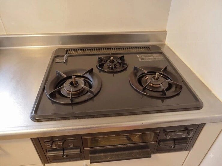 3口コンロで効率よくお料理ができます!※写真は家具消し加工しております