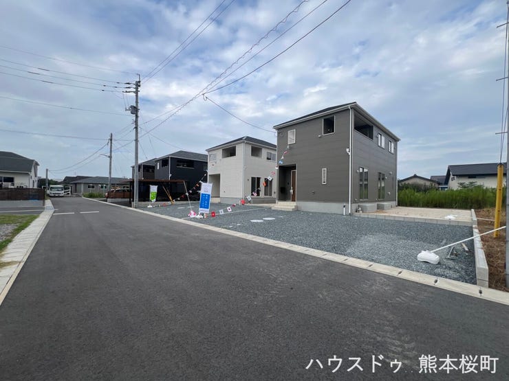 ■理想を叶える新しい暮らしの舞台■高いデザイン性と機能性を兼ね備えた住まい。ここで、家族の新しい物語が始まります。