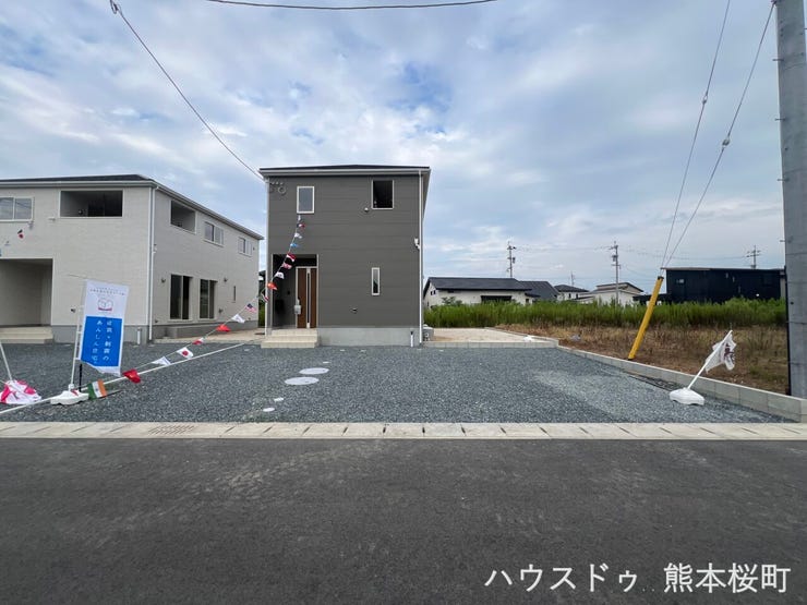 ■車と趣味の幅が広がる場所■単なる駐車スペースではない、洗車やタイヤ交換、DIYにも使える多目的な屋外スペースです。