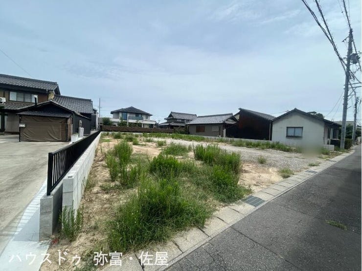 ショッピングセンターやドラッグストア等近く、生活に便利な立地です(^^)