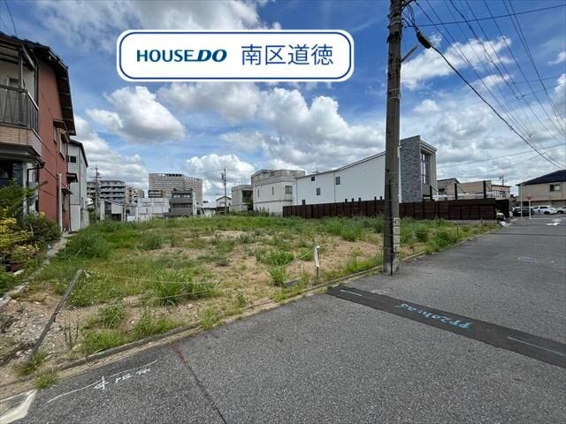間口が広いので駐車がしやすいお土地です。
汐路小学校 約190m/徒歩約3分、
汐路中学校 約410m/徒歩約6分