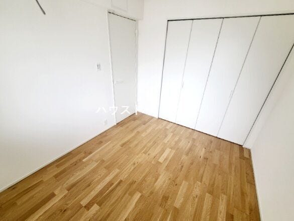 収納がございますのでお部屋の中がスッキリ片付きますよ
