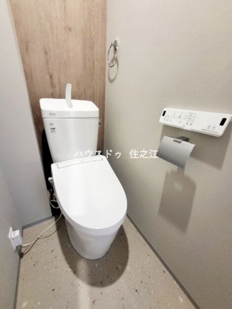 温水洗浄便座付きトイレ