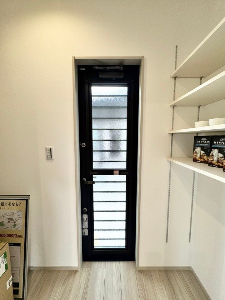 バックヤード