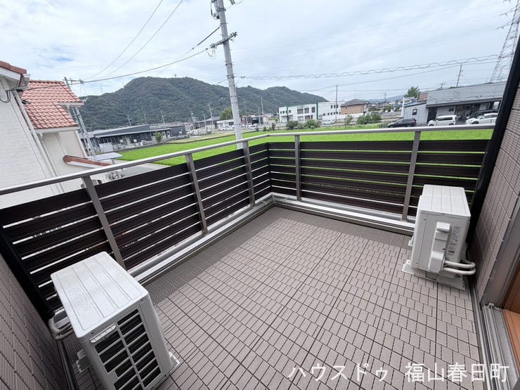 陽当たり良好。洗濯物やお布団もたっぷり干せるワイドバルコニー。