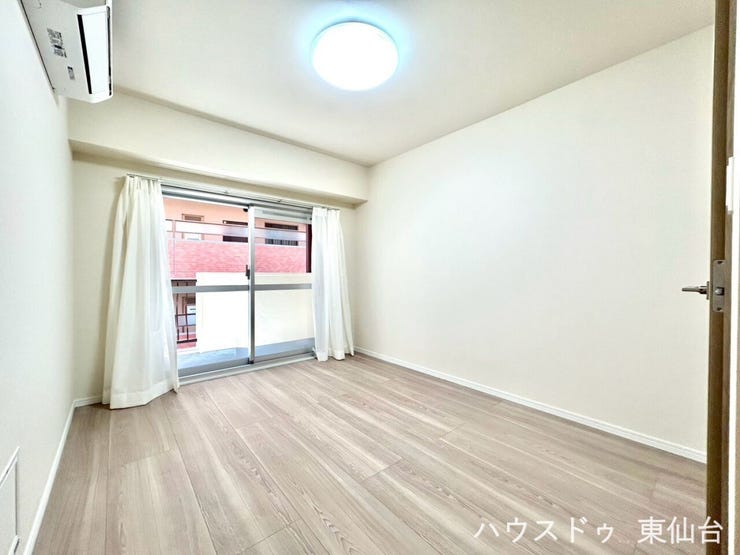 無駄のないシンプルな形状で、レイアウトの自由度が高いお部屋です。
