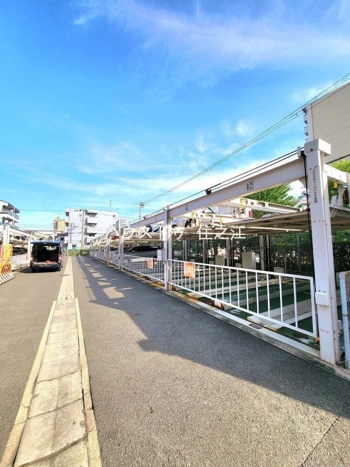 ★駐車場も区画数を多くご用意。空き状況の確認はお気軽にお申し付け下さい。