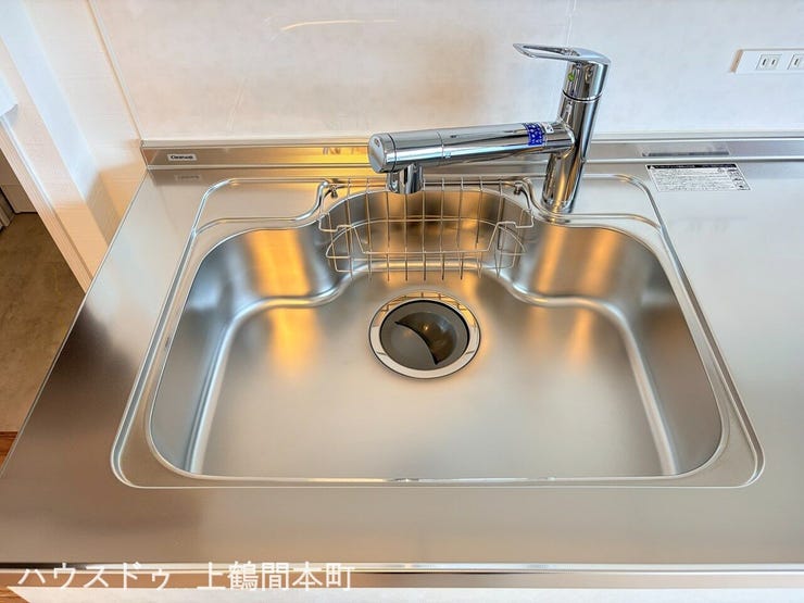 洗剤やスポンジも置きやすい便利な設計