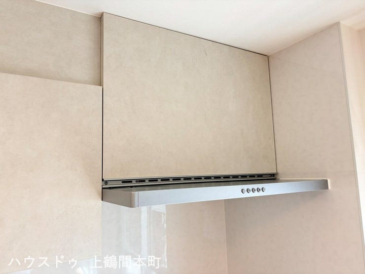 調理中の煙やにおいをしっかり排気する、機能的なレンジフード