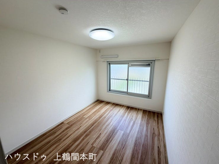 窓から入る風が、暮らしに余白をつくってくれる。