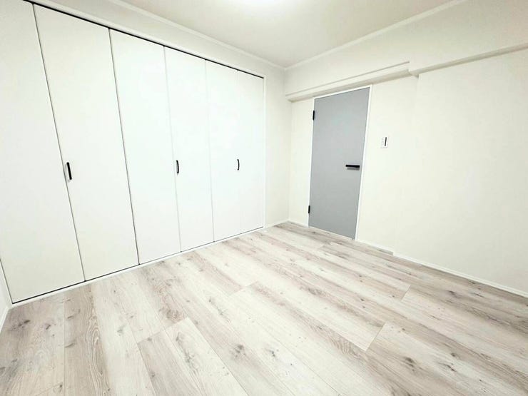 全居室にクローゼットがあります♪
家具を最小限にしてお部屋を広くすっきりとお使いいただけます。
