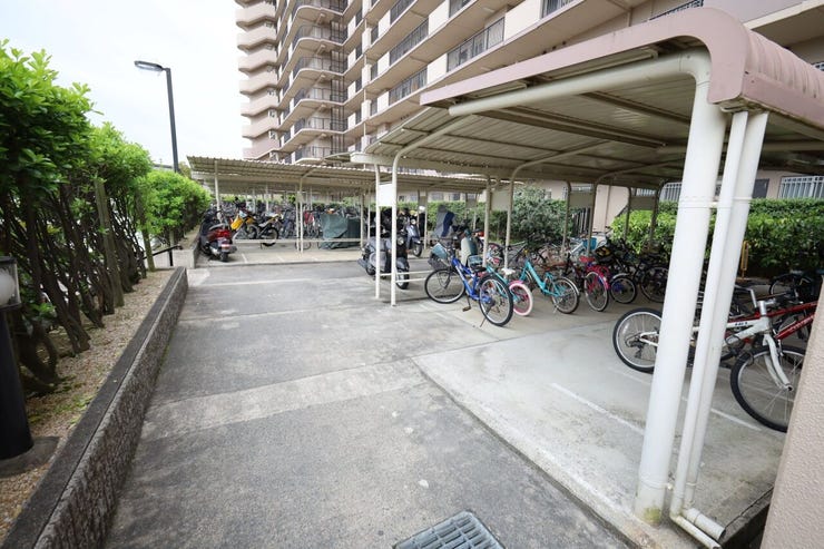 駐輪場もあり、安心して自転車を停められる環境が整っています