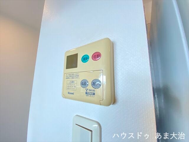 シンプル表記で見やすい給湯パネル。