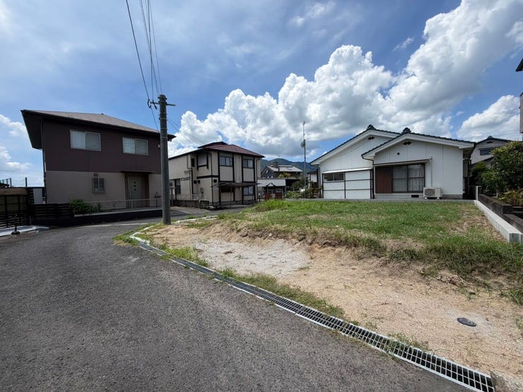 接道状況:東側4.0 公道 角地 接面:10.1m
南側4.0m 公道 接面:11.5m