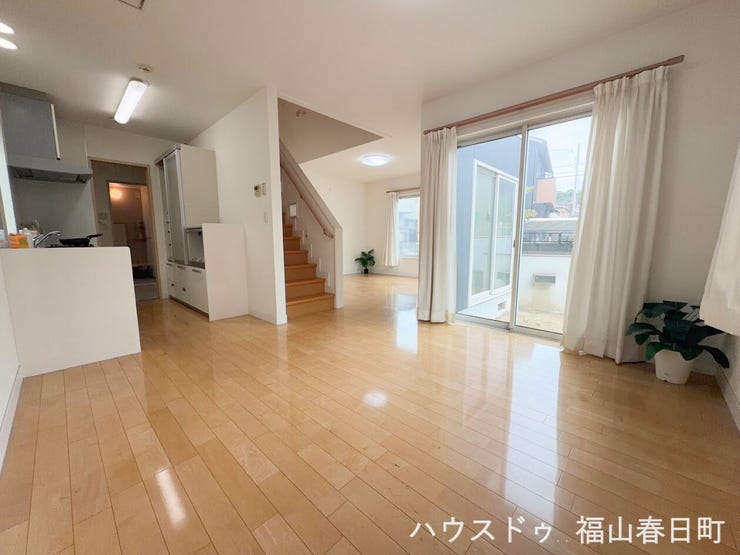 キッチンから洗面へぐるりと一周回れる家事楽同線です!