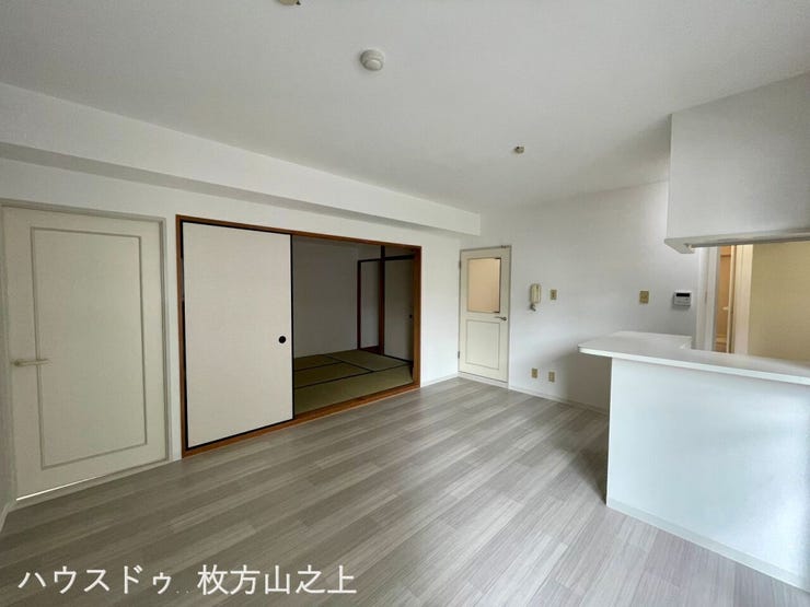 対面キッチンから見渡せる開放的な空間