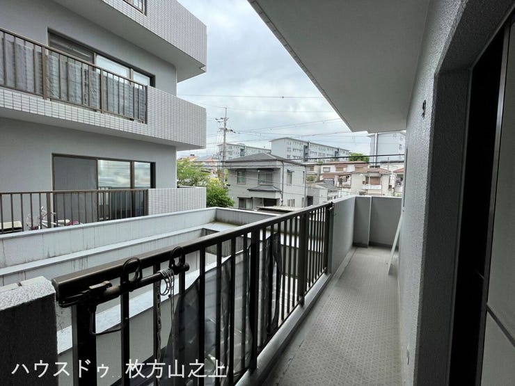 居室とつながる開放的なバルコニー空間