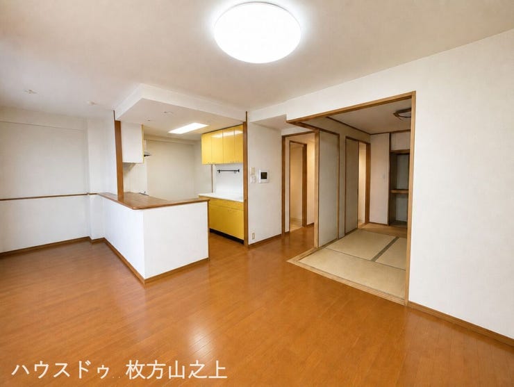 和室と一体利用できる開放感あるLDKです。