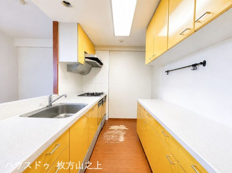 収納豊富で使い勝手の良い対面キッチンです。
