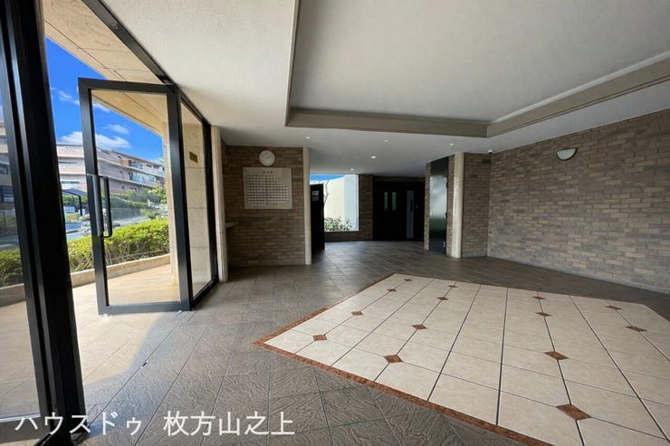 高級感のあるエントランスホールです。