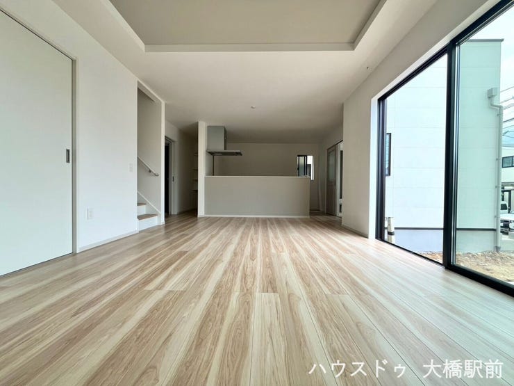 家族みんなで食卓を囲むダイニングスペース。毎日の食事を楽しみながら、自然と会話が弾む家族のコミュニケーショ