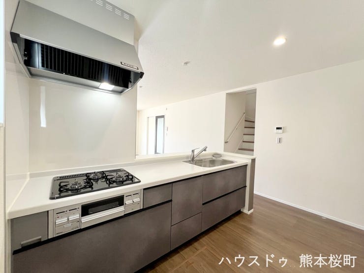 ■家族の「美味しい」が集まる舞台■高い機能性と美しいデザインを両立。料理する人も、待つ人も、笑顔になれる場所です。