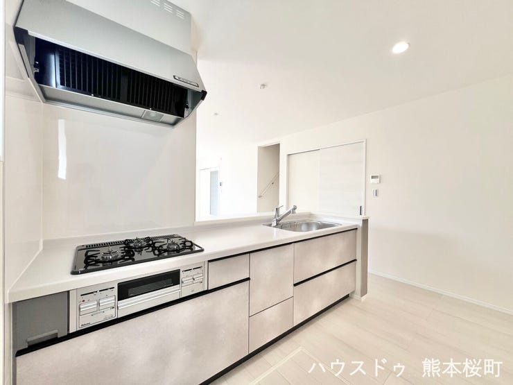 ■家族の「美味しい」が集まる舞台■高い機能性と美しいデザインを両立。料理する人も、待つ人も、笑顔になれる場所です。