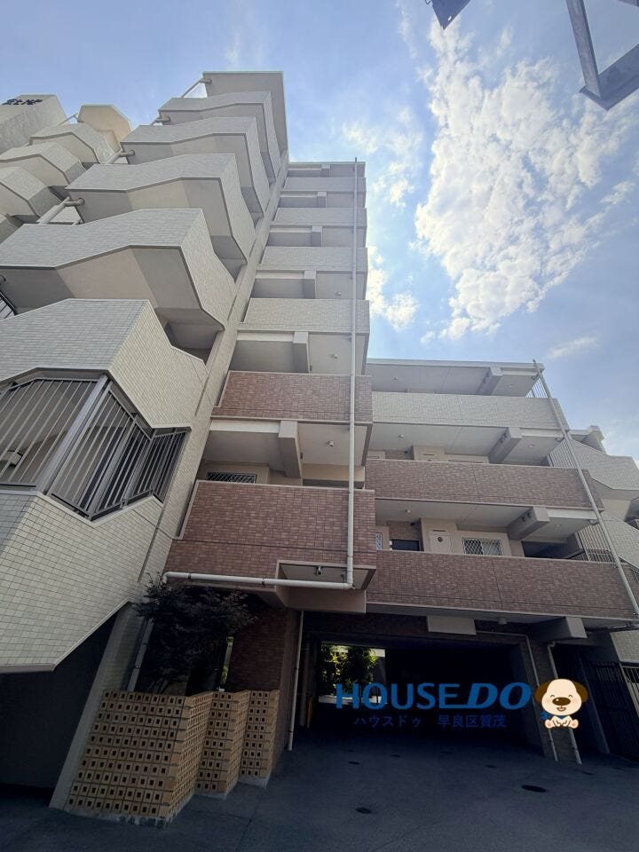 建物裏側です