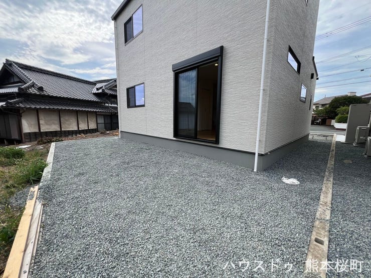 ■遊びと安らぎの多目的空間■子どもが安全に遊べ、ペットと触れ合い、大人も自然に癒やされる、暮らしを彩るスペースです。【2026年8月17日撮影】