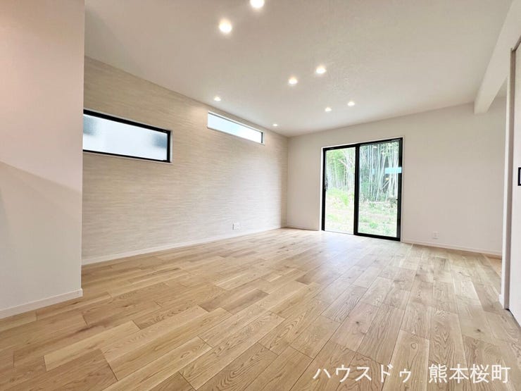 ■安らぎと笑顔の中心地■陽光が優しく降り注ぎ、会話が自然と弾む。ここでは、毎日が特別な時間へと変わります。