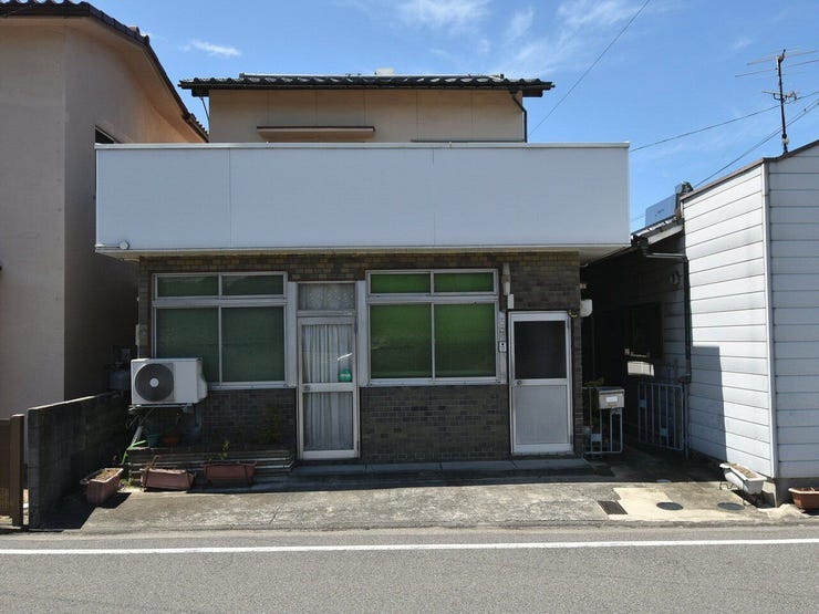 外観を東側より撮影