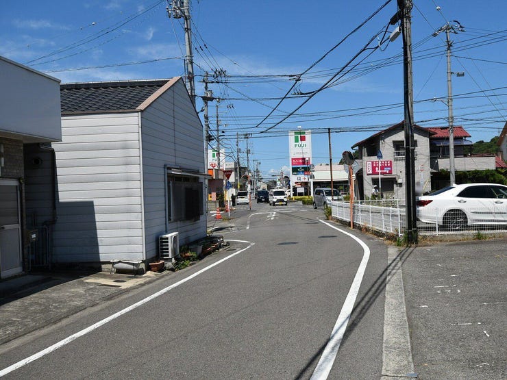 東側道路