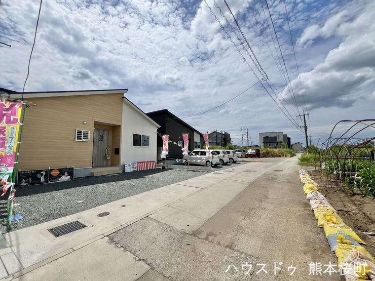 ■理想を叶える新しい暮らしの舞台■高いデザイン性と機能性を兼ね備えた住まい。ここで、家族の新しい物語が始まります。