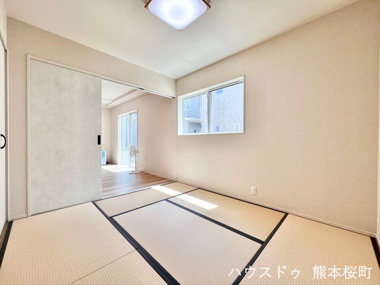 ■和室■ゲストをもてなし、昼寝や家事にも使える、畳のぬくもりが心地よい多目的万能スペース。