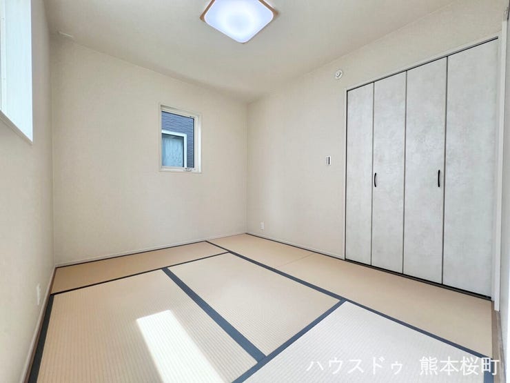 ■和室■ゲストをもてなし、昼寝や家事にも使える、畳のぬくもりが心地よい多目的万能スペース。